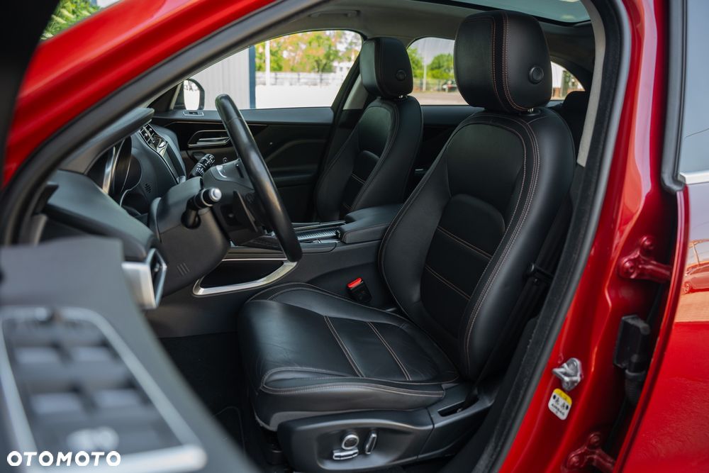 Jaguar F-Pace 25d AWD Prestige - 25