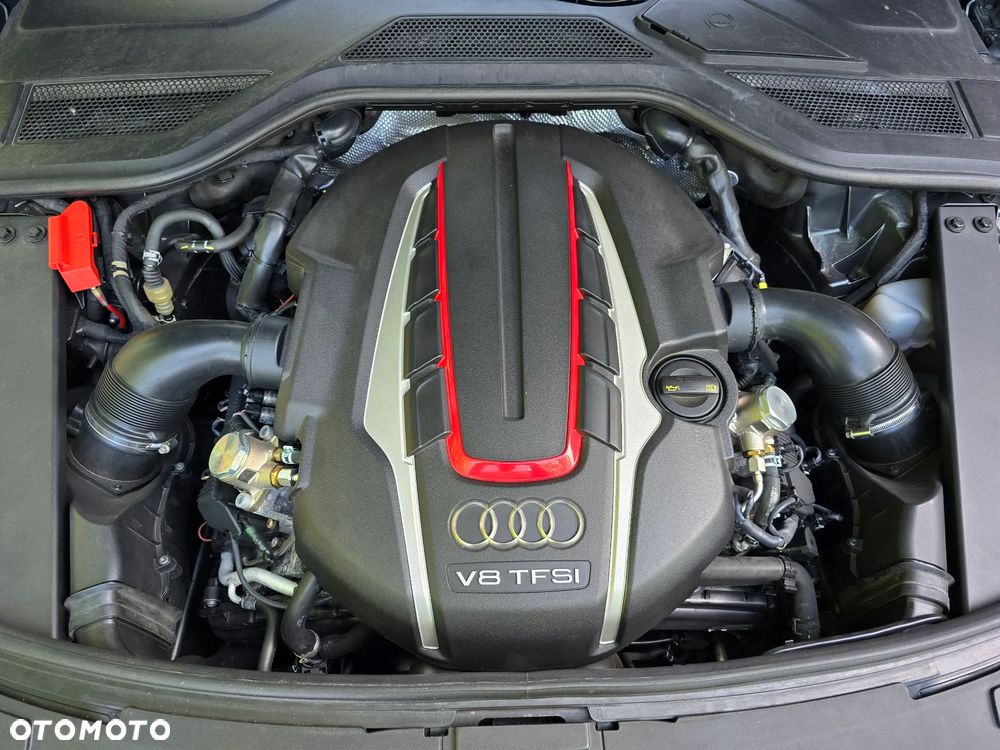 Audi S8 - 22