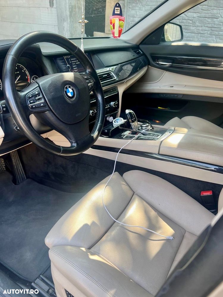 BMW Seria 7 730d Aut. - 12
