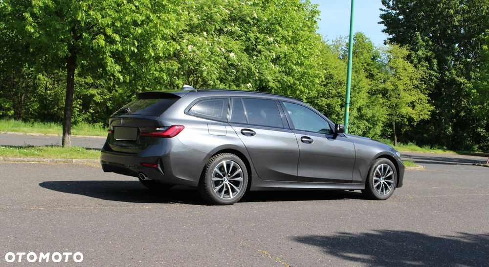 BMW Seria 3 318d Touring Advantage - 6