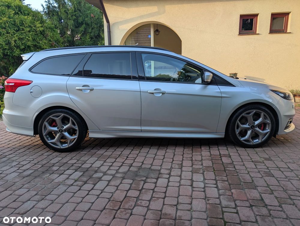 Ford Focus 2.0 EcoBoost ST - 8