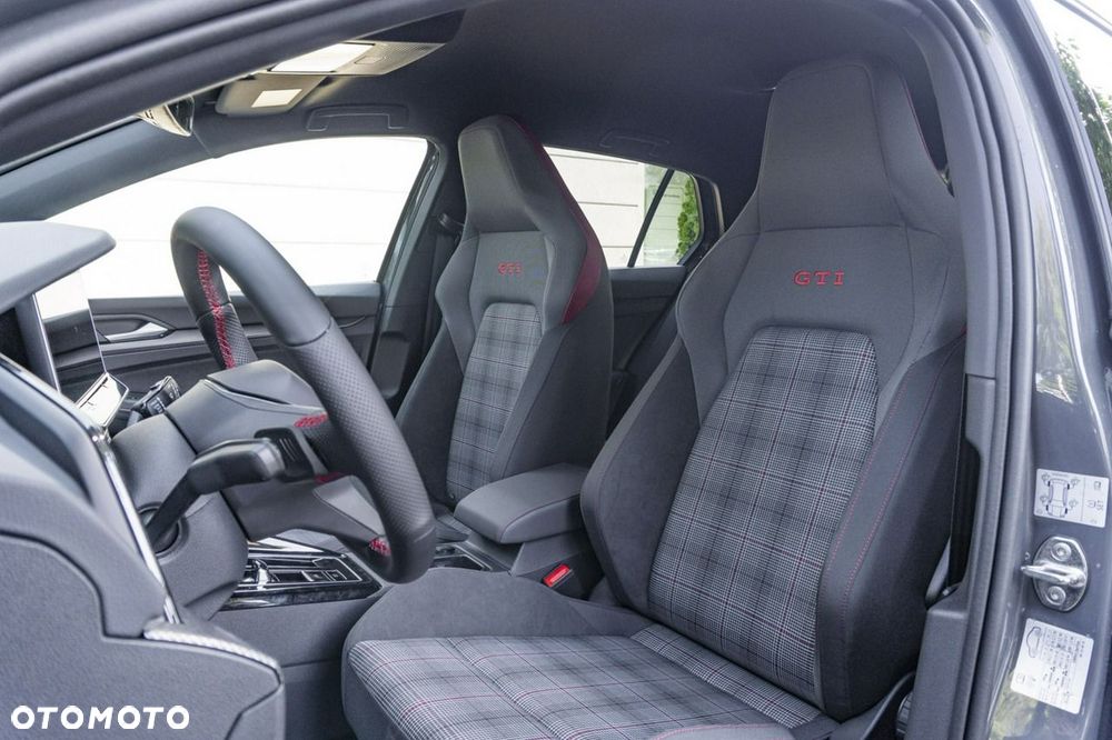 Volkswagen Golf - 19