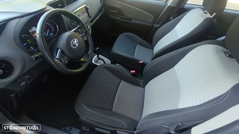 Toyota Yaris 1.5 HSD Comfort+P.Techno - 7