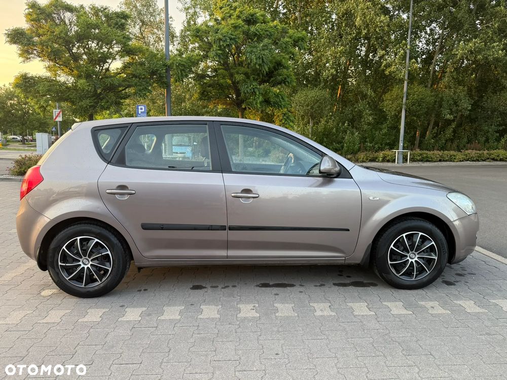 Kia Ceed 1.4 Comfort + - 5