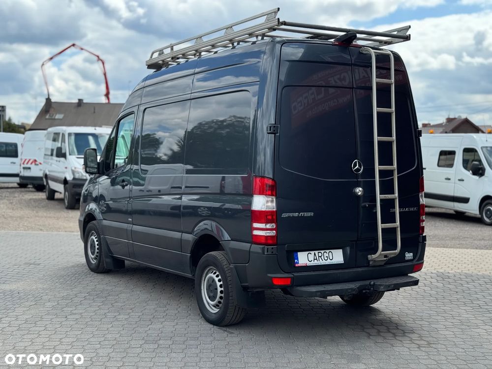 Mercedes-Benz SPRINTER 319 - 5