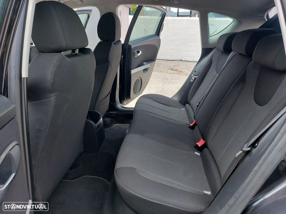 SEAT Leon 1.6 TDI Sport DSG - 14