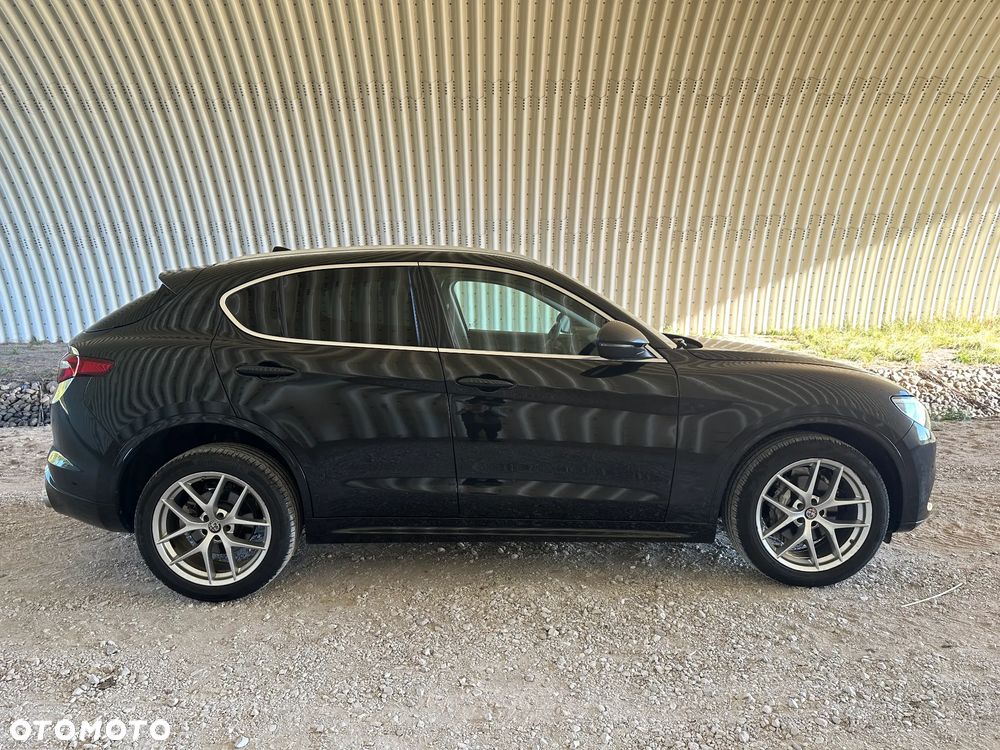 Alfa Romeo Stelvio - 5