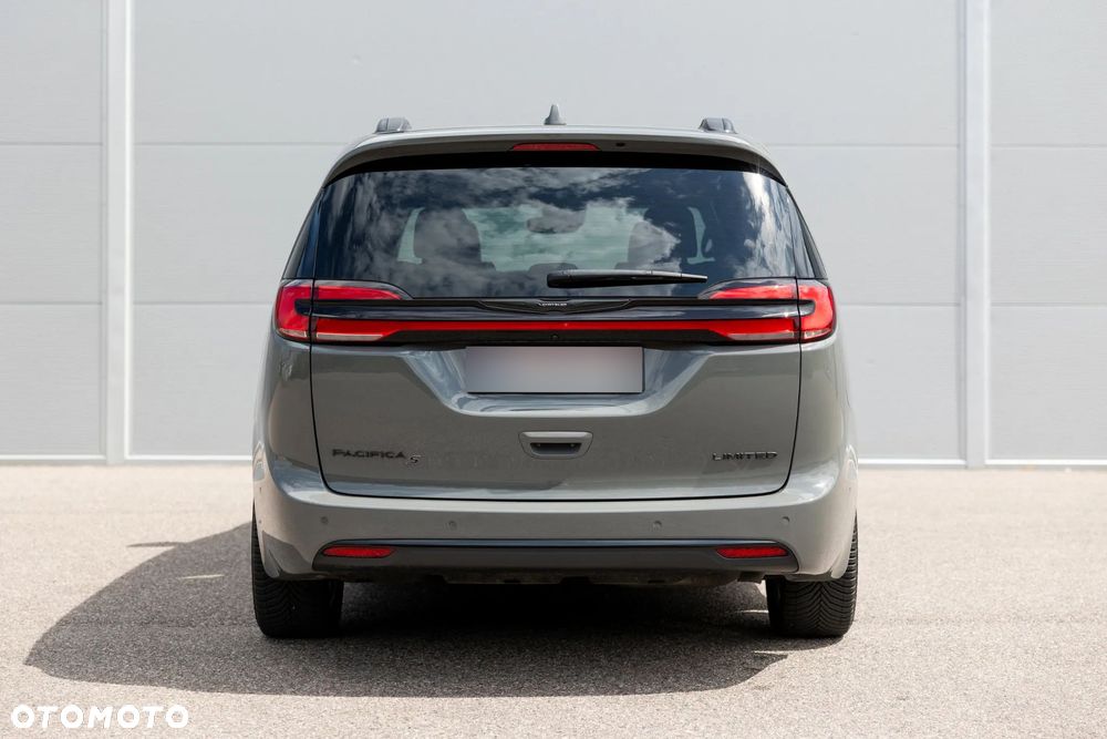 Chrysler Pacifica - 4