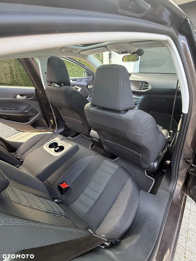 Peugeot 308 1.2 PureTech Allure S&S - 9