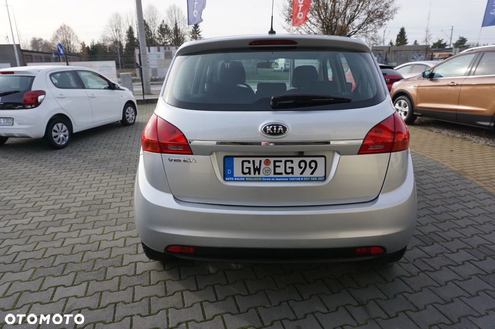 Kia Venga 1.4 Business Line - 11