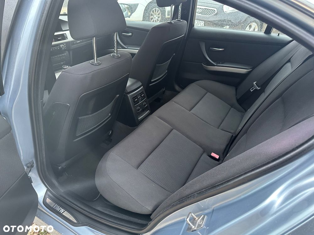 BMW Seria 3 316i - 12