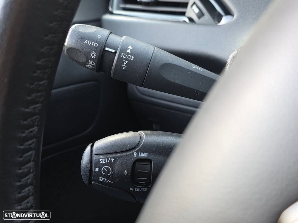 Peugeot 208 1.6 BlueHDi Style - 9