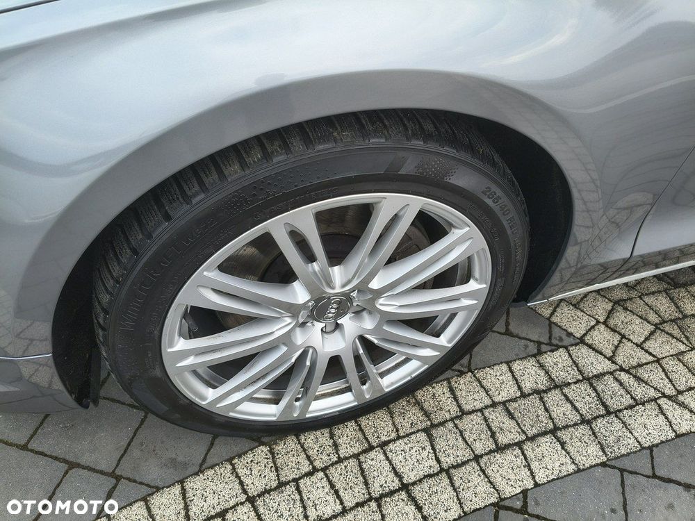 Audi A8 - 6