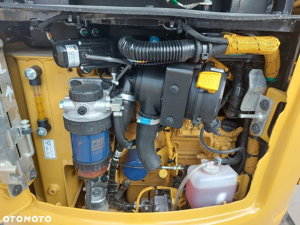 Caterpillar 301.8 - 16