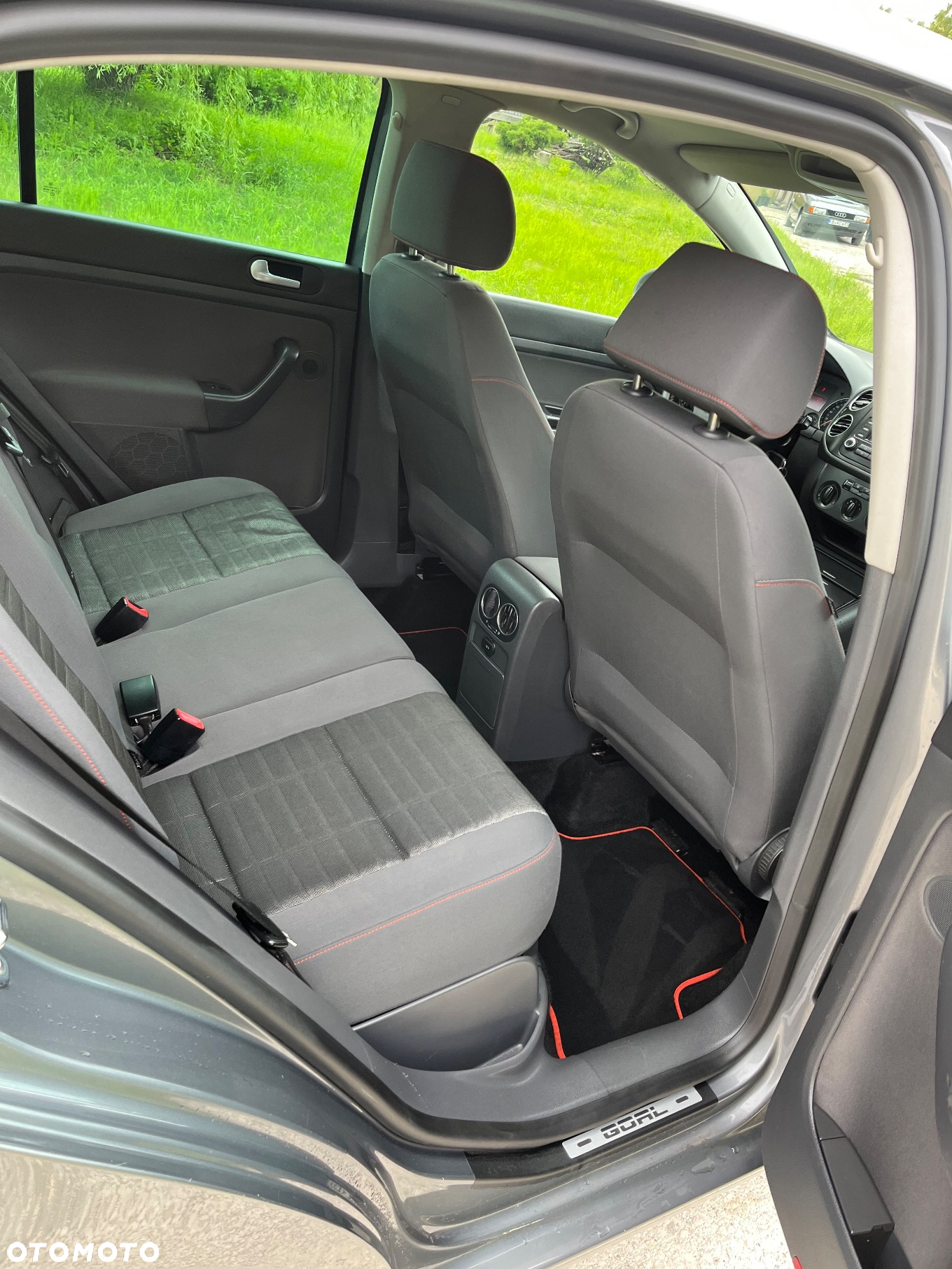 Volkswagen Golf 2.0 TDI Goal - 19