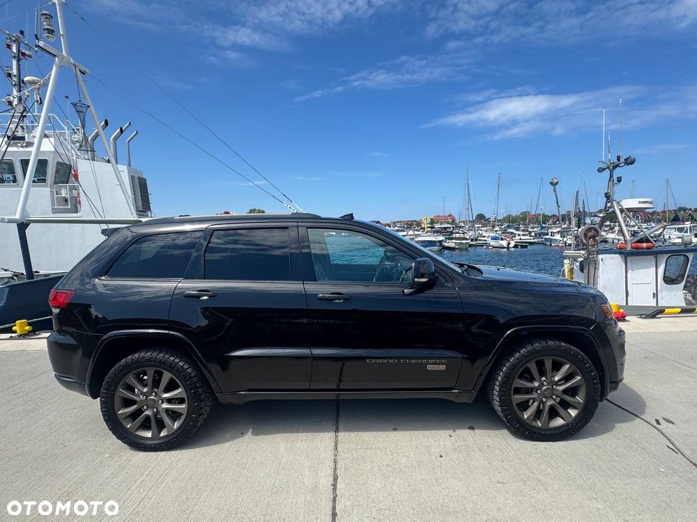 Jeep Grand Cherokee - 12