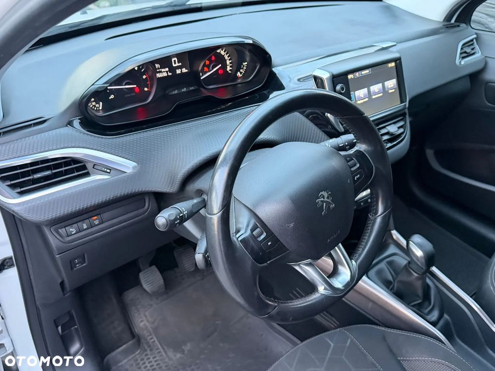 Peugeot 2008 1.6 BlueHDi Style - 12