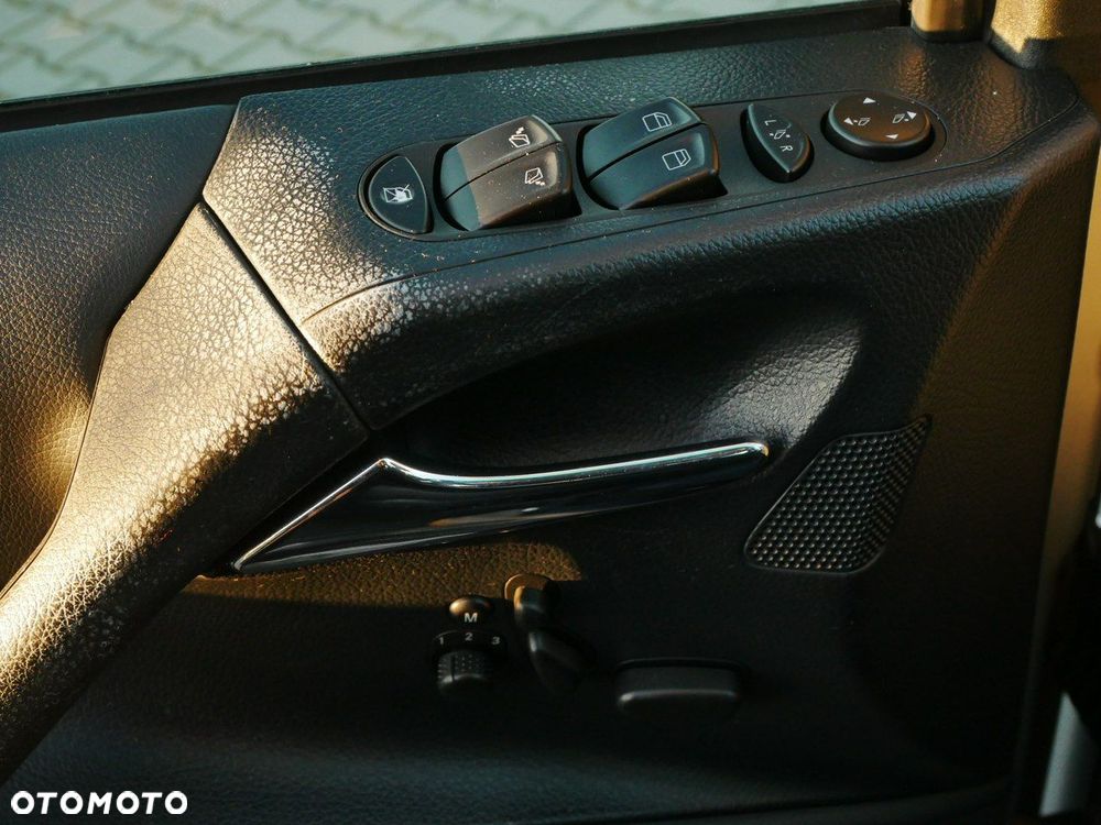 Mercedes-Benz Viano - 16