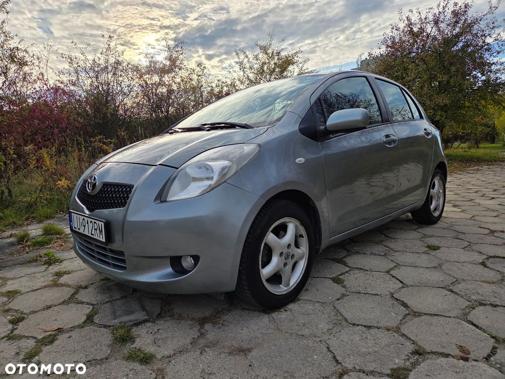 Toyota Yaris - 1