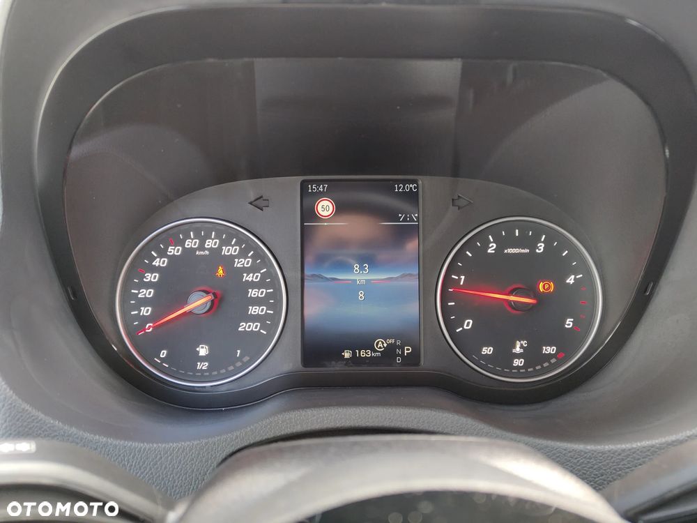Mercedes-Benz Sprinter - 20
