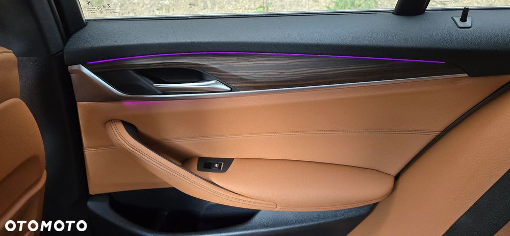 BMW Seria 5 518d Luxury Line sport - 34