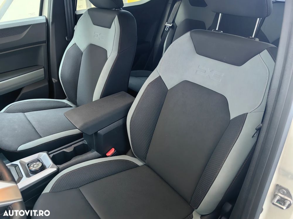 Dacia Duster Hybrid-G 150 4x4 Extreme - 11