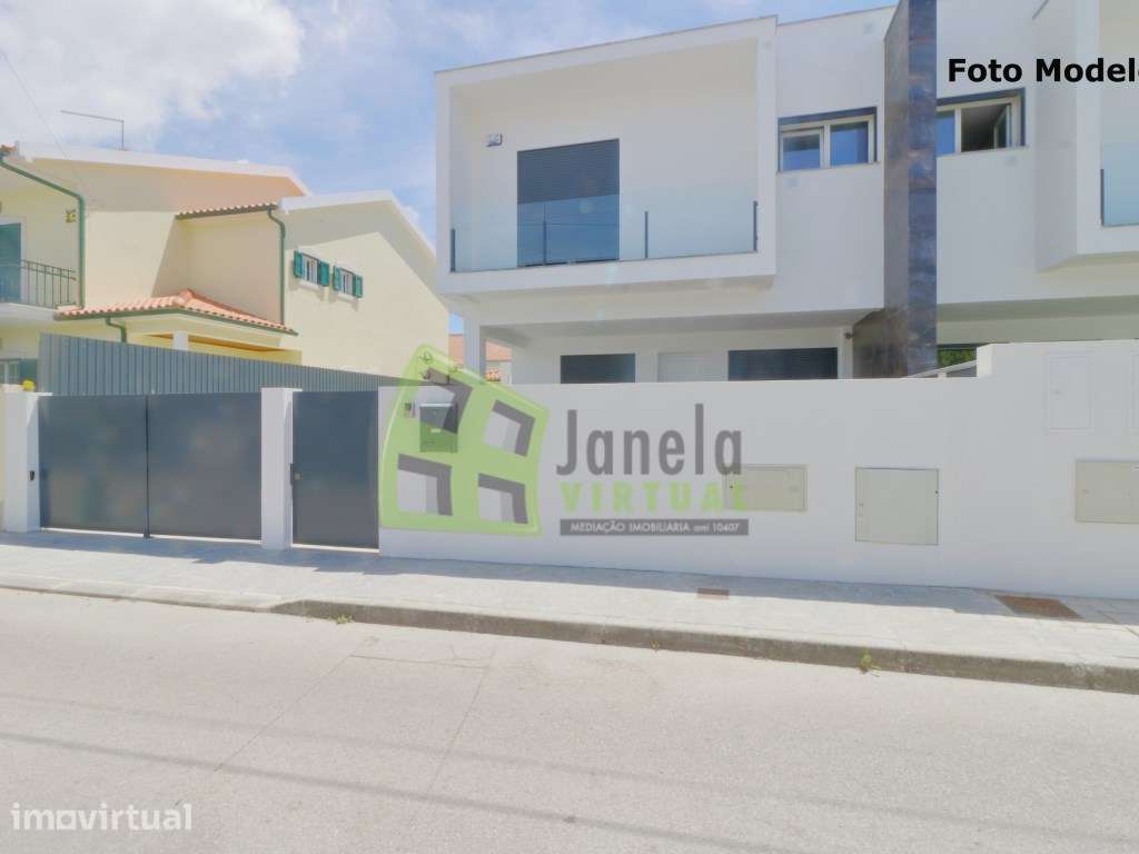 Moradia Geminada T4 com Piscina - Fernão Ferro - Grande imagem: 4/5