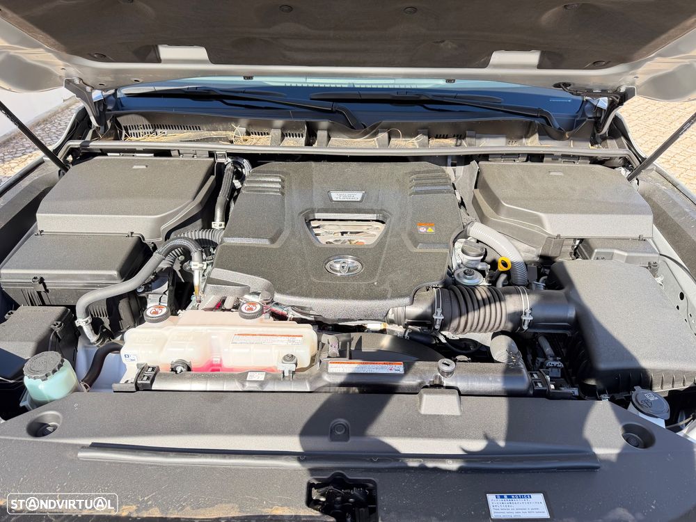 Toyota Land Cruiser - 12