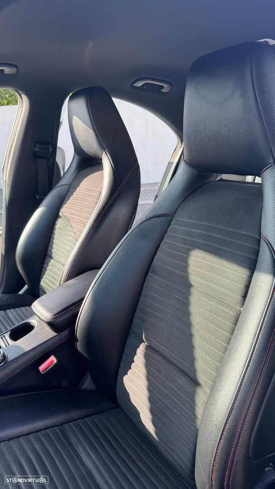 Mercedes-Benz CLA 180 AMG Line - 16