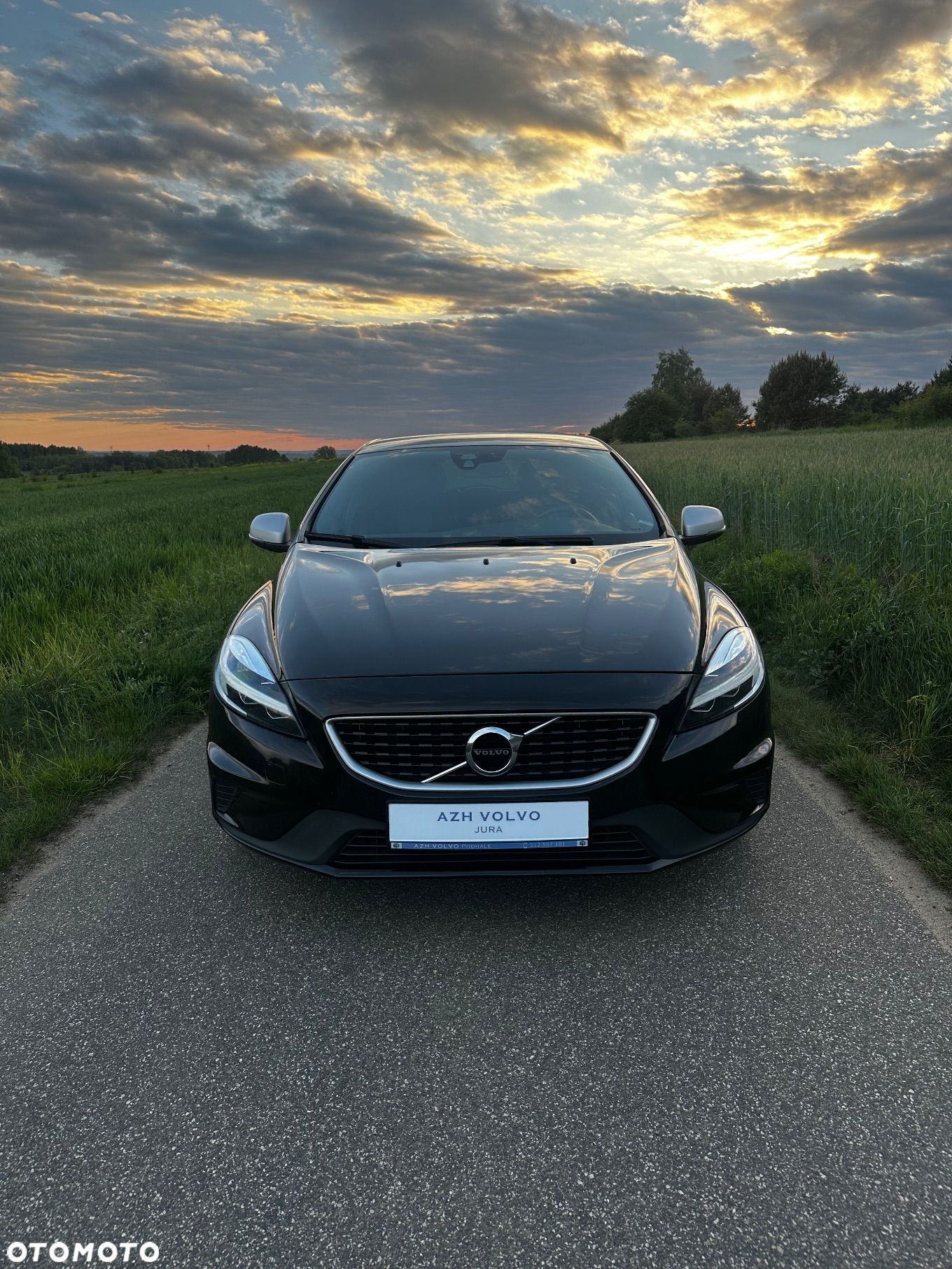 Volvo V40 D3 Drive-E R-Design Momentum - 1