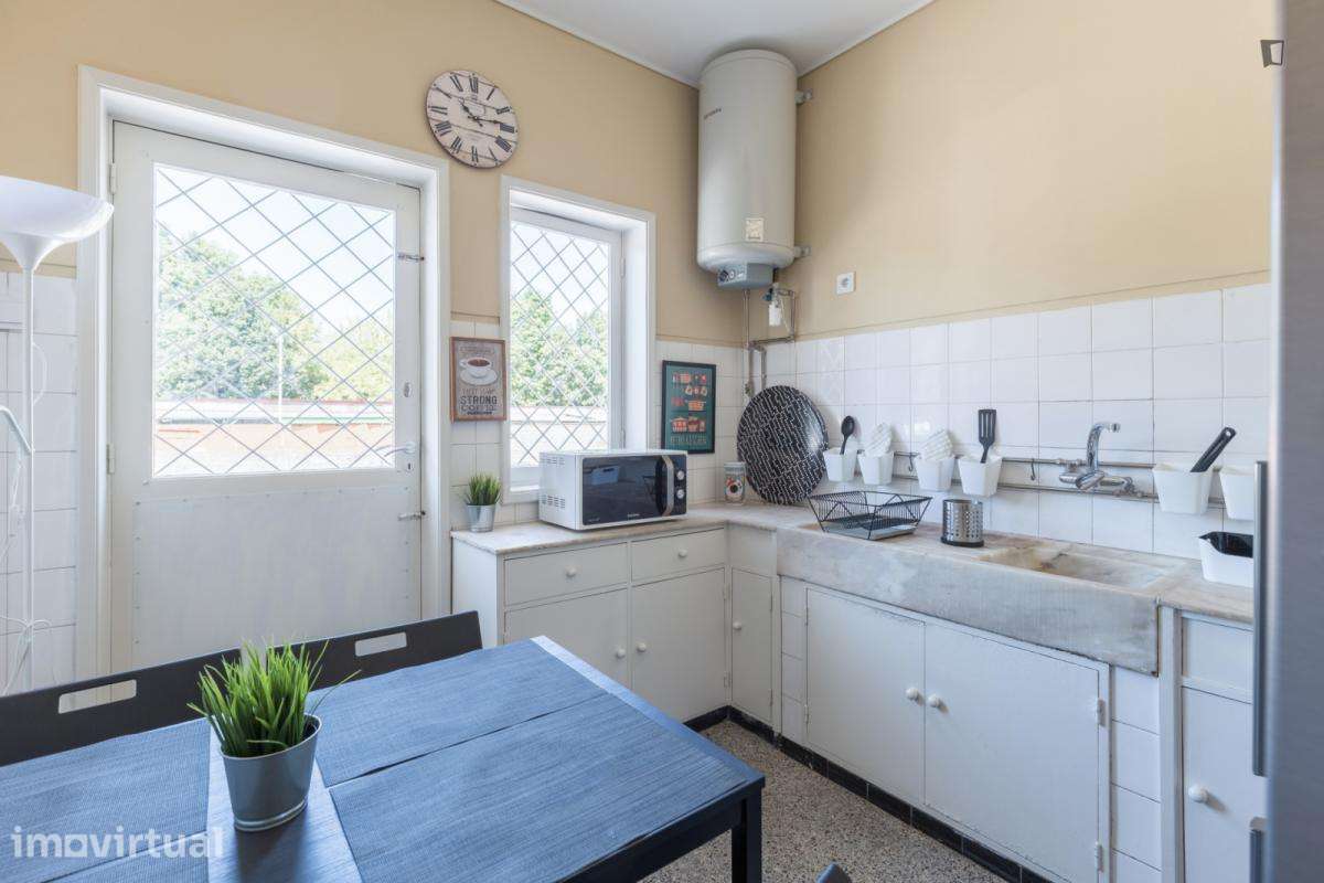 Quarto - localizado em São Mamede de Infesta Porto - Grande imagem: 5/14