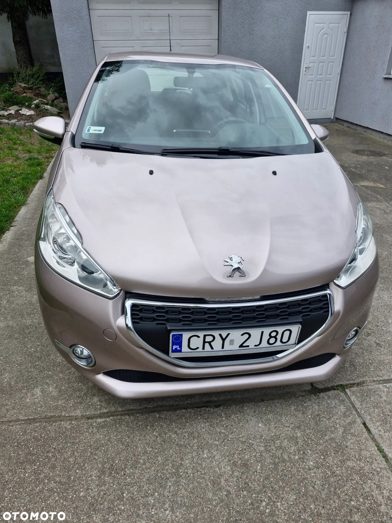 Peugeot 208 - 1