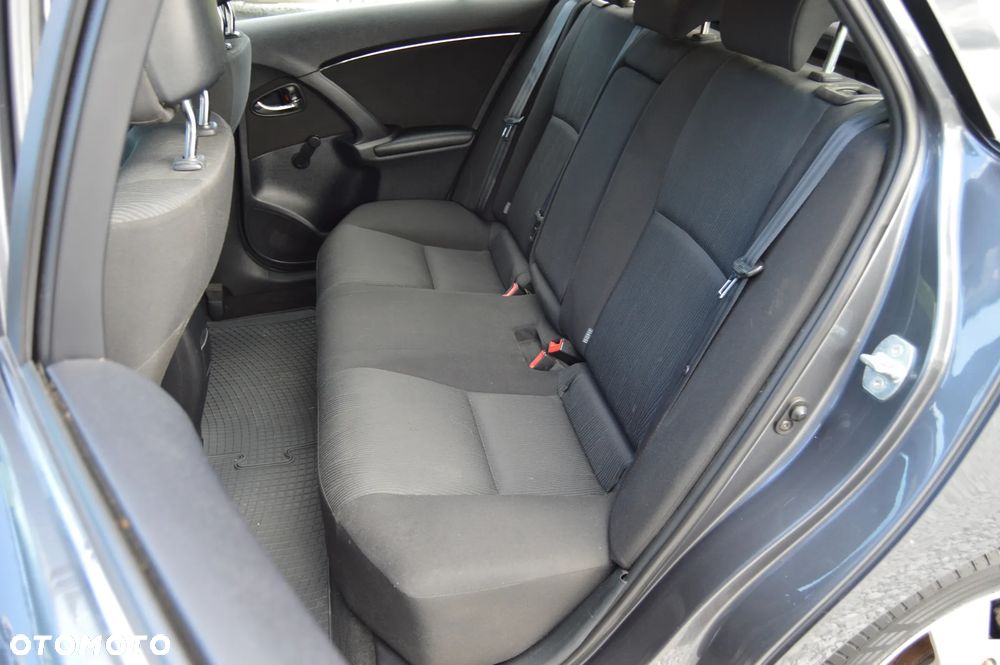 Toyota Avensis 2.0 D-4D Sol - 7