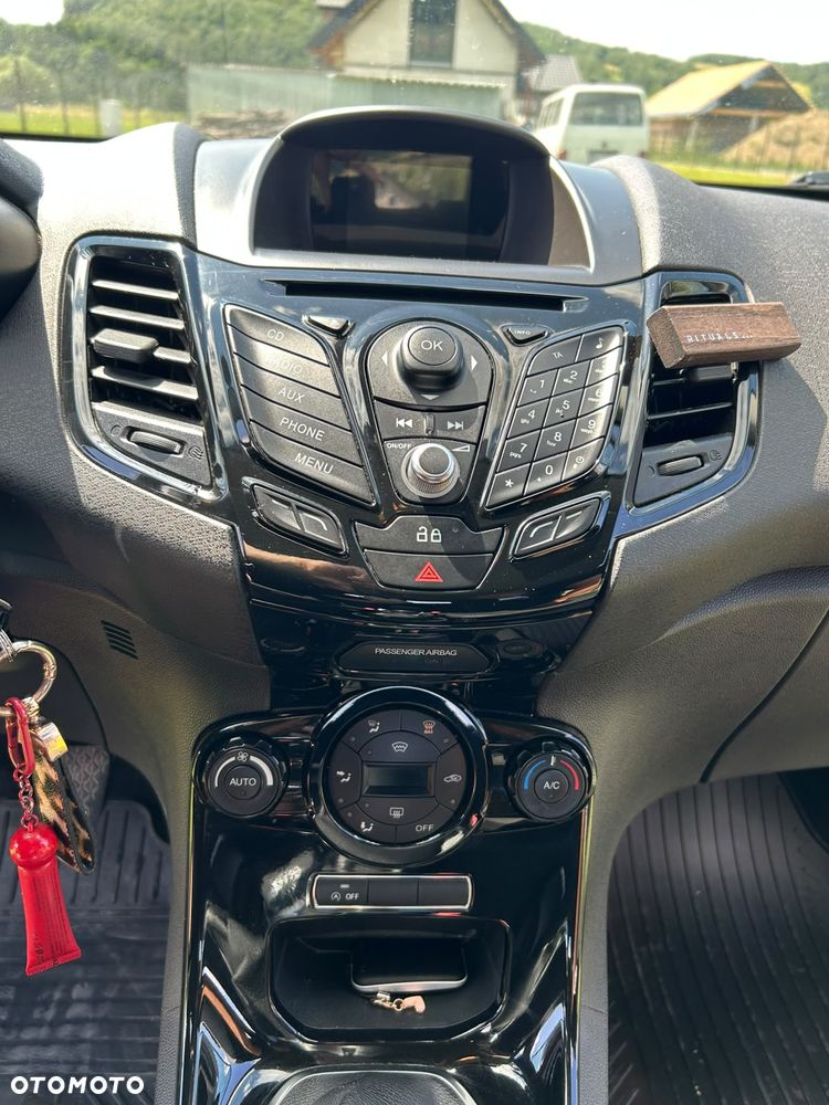 Ford Fiesta 1.0 EcoBoost Titanium - 9