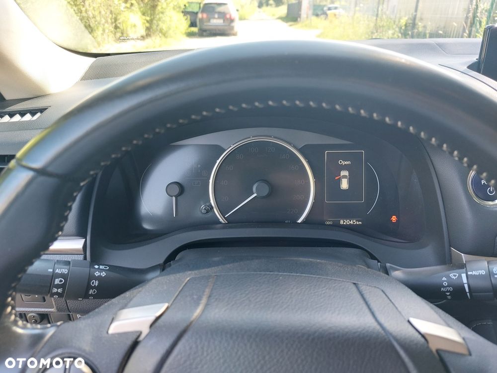 Lexus CT - 7