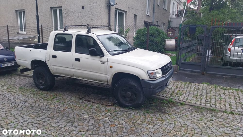 Toyota Hilux 4WD DLX - 4