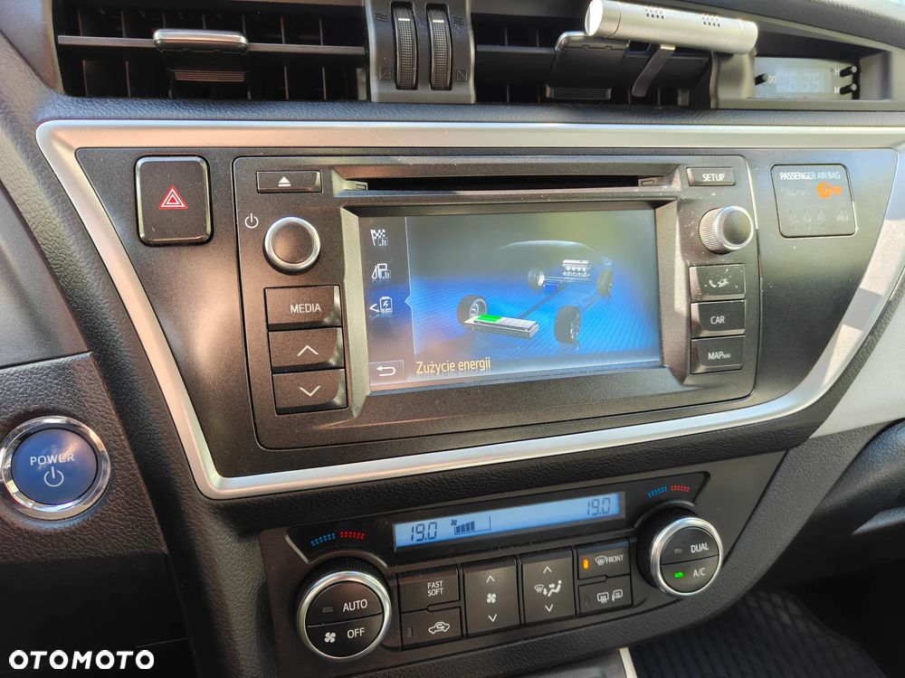Toyota Auris - 16