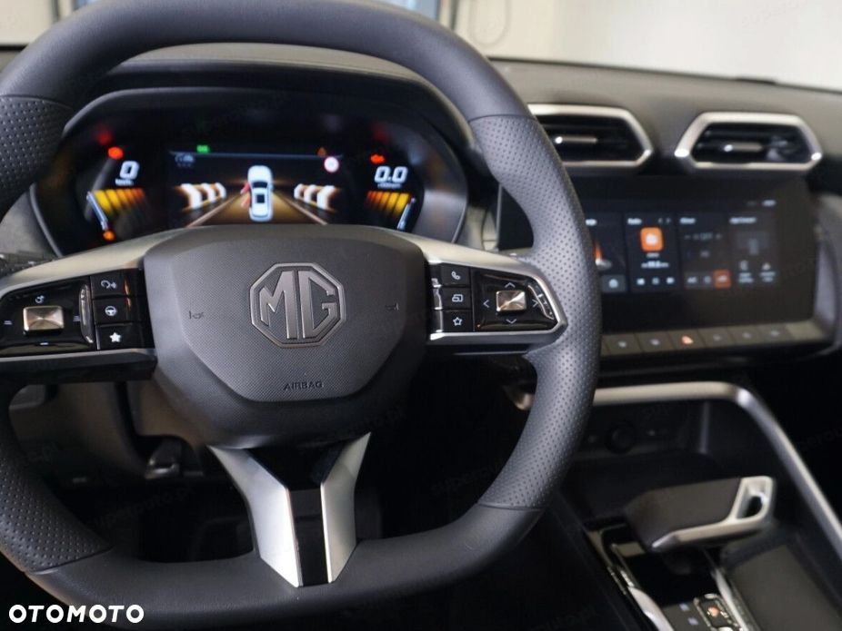MG ZS Hybrid+ - 6
