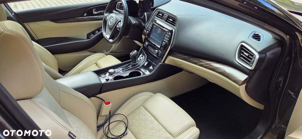 Nissan Maxima - 20