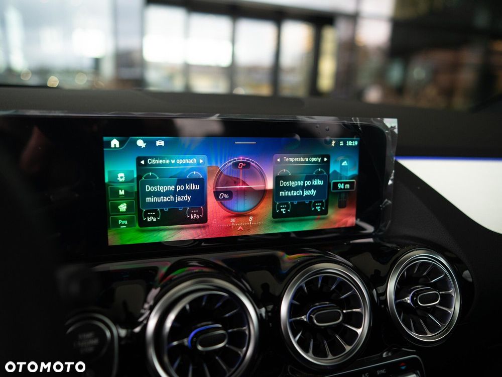 Mercedes-Benz GLA - 22