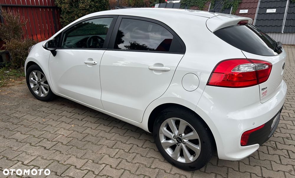 Kia Rio 1.4 Dream Team Edition - 11