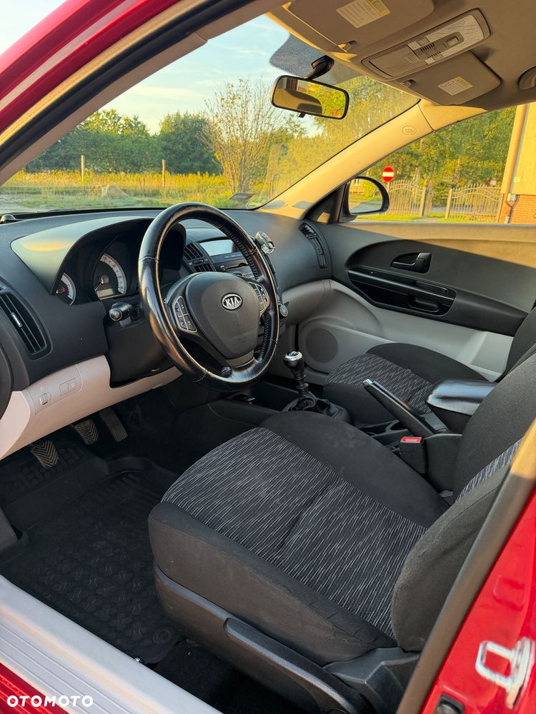 Kia Ceed 1.6 Crdi Comfort + - 18