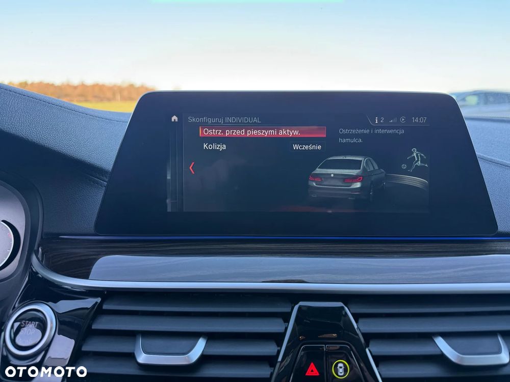 BMW Seria 5 520d xDrive Luxury Line sport - 32