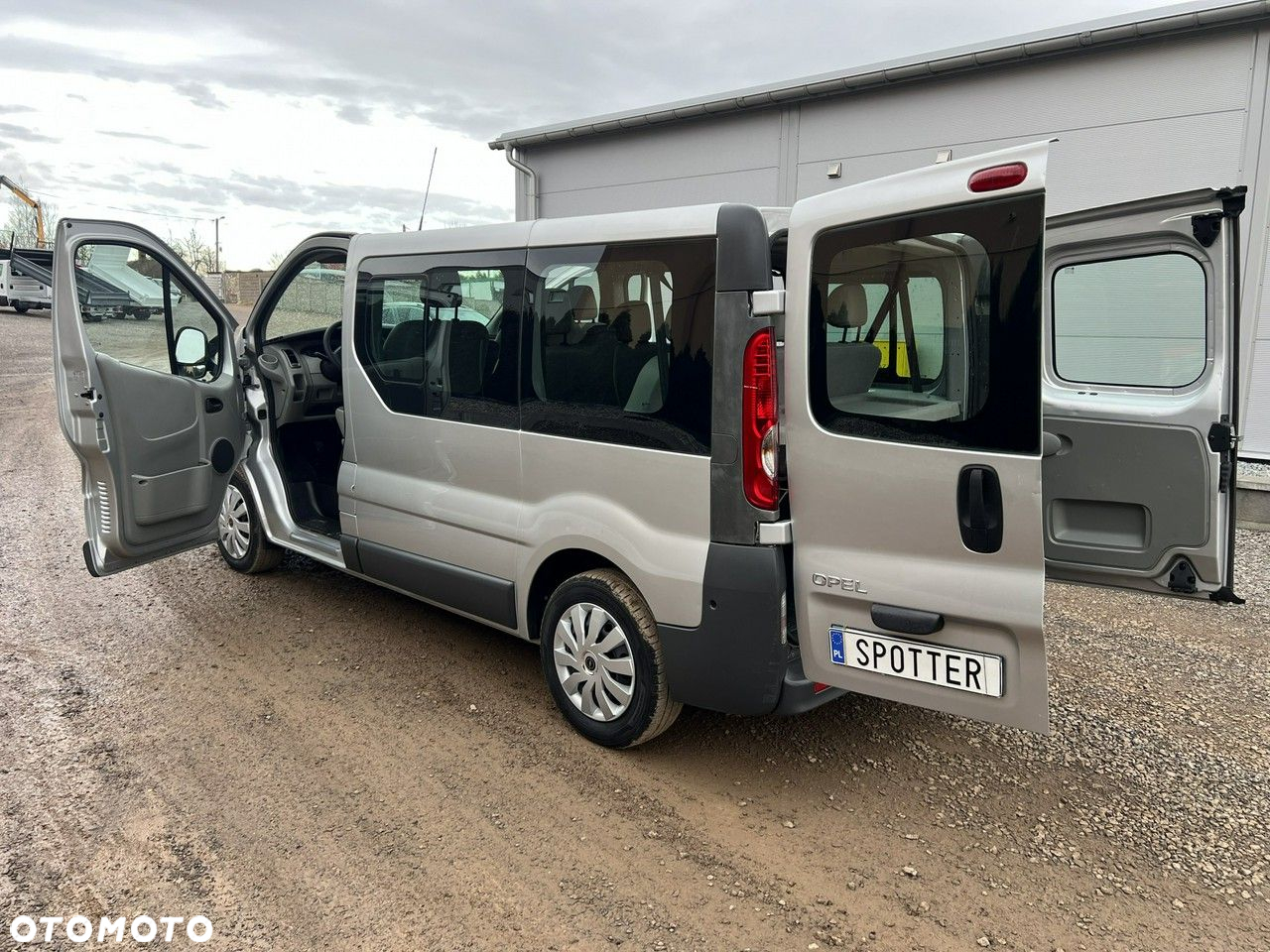 Opel Vivaro - 22