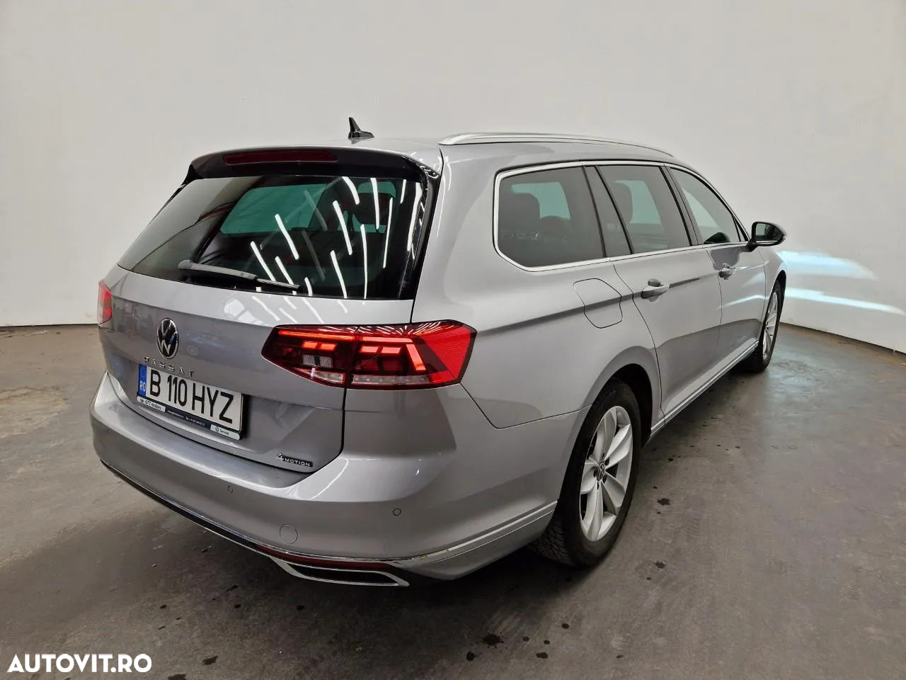 Volkswagen Passat Variant 2.0 TDI 4Mot DSG Highline - 2