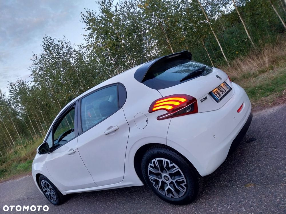 Peugeot 208 - 15
