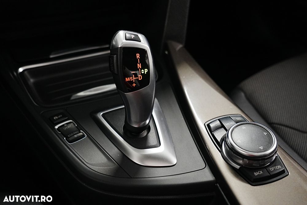 BMW Seria 3 320d Aut. Modern Line - 10