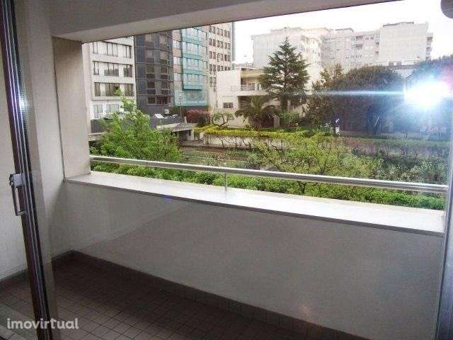 Arrenda-se T1 no Centro da Maia com garagem - Grande imagem: 3/8
