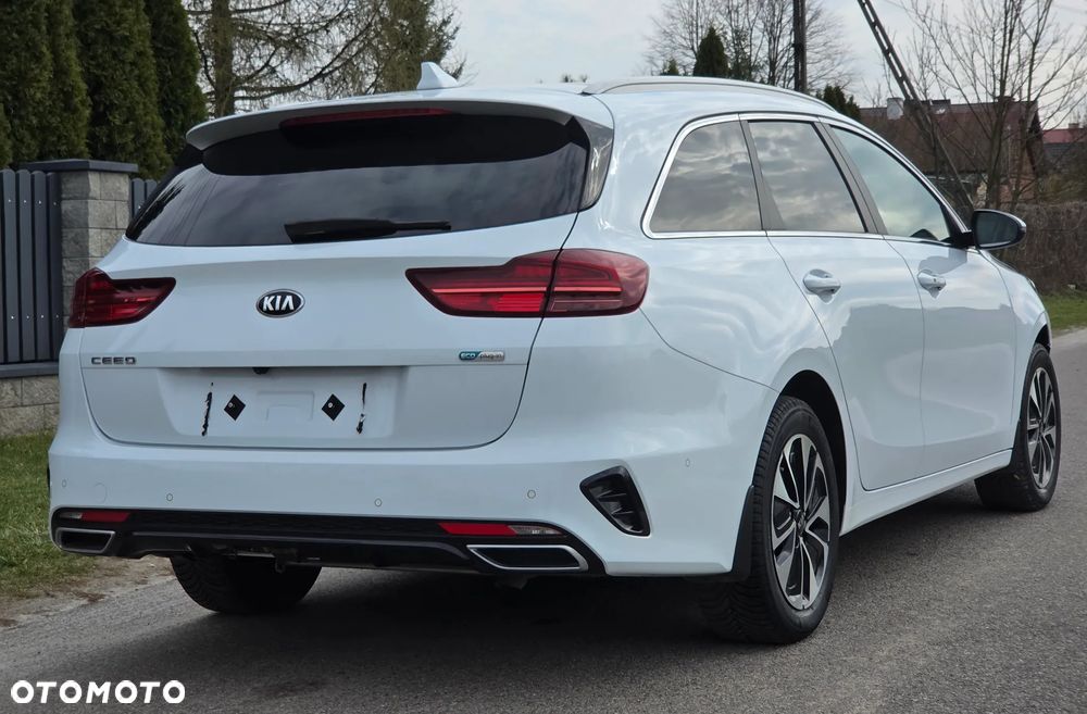 Kia Ceed 1.6 GDI PHEV L DCT - 7