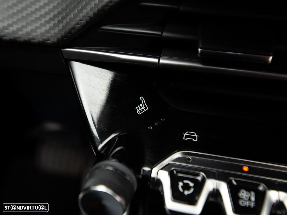 Peugeot 2008 PureTech 130 EAT8 Allure - 17